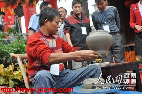 �׽��й������ʣ�����Ļ����ֹ����մ��������ݿ���