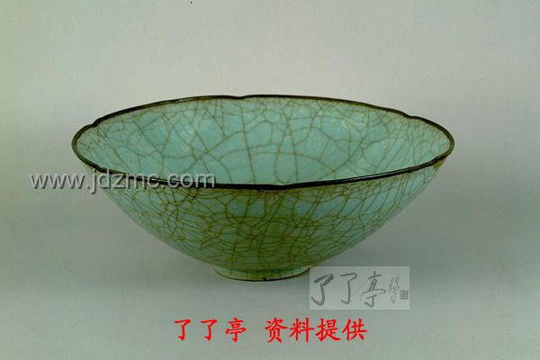 论中国白瓷的时代风格