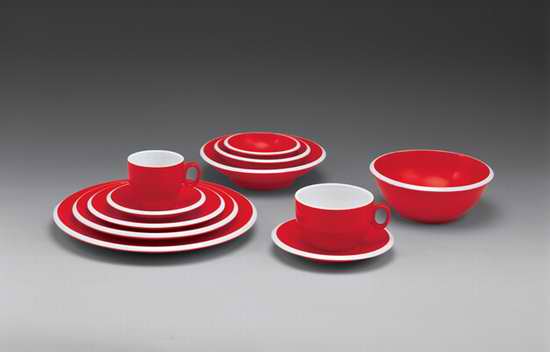 浅论景德镇现代陶瓷上的装饰审美特征