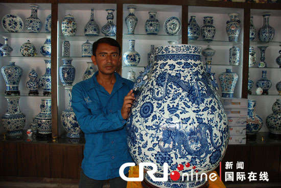 印度听众在青花瓷展区