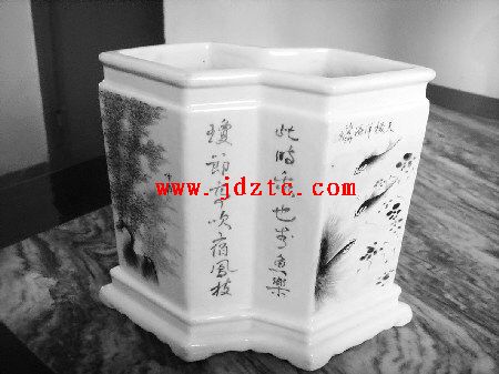 编 号: 544457 　　　
摄影作者: 　　
文件名:dw6c69.JPG　　
文件大小:38K　　
高 X 宽:337 X 450　　
说明:dw6c69.jpg