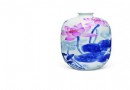 许国胜 青花“荷香千里”瓶RMB 15,000-25,000