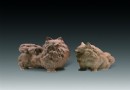 周国桢“蝴蝶犬”瓷雕（一对）RMB 50,000-70,000