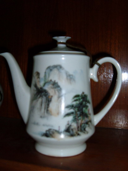 “山河壮丽”茶壶－作者不祥