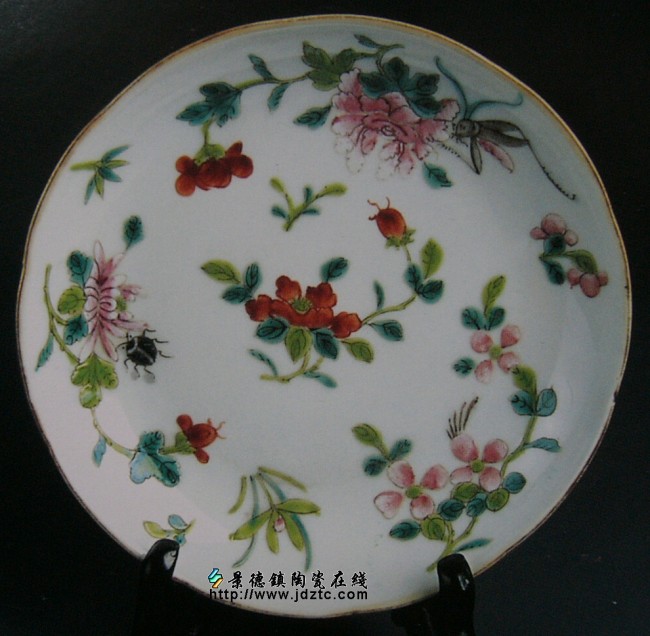 清末·成化年制款·粉彩花卉盘