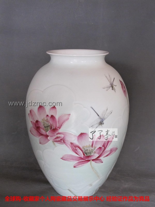 万文娜 综合装饰《荷生绿泉中》笔筒 作品的大小:150件