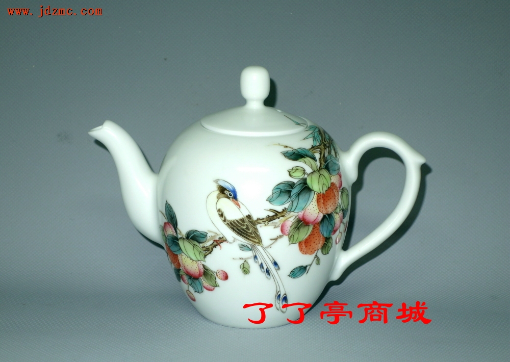 《园林飘香》茶壶．粉彩．徐国明（江西省高级工艺美术师）
