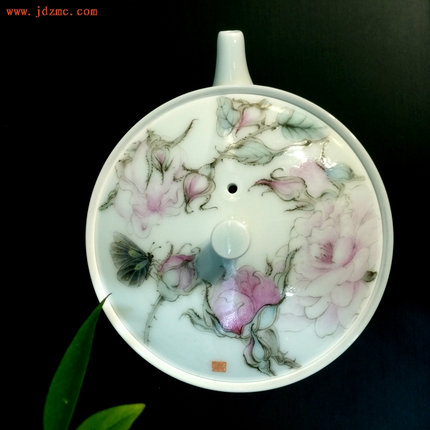 《无声》粉彩茶壶．曾静(陶瓷美术硕士，陶瓷美术家)