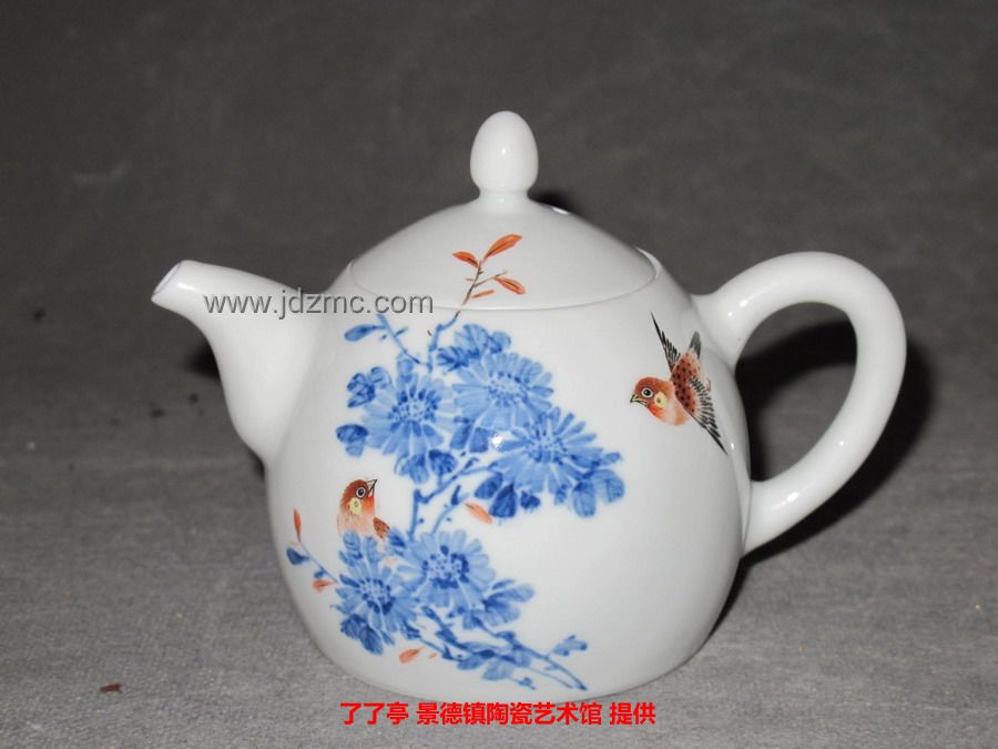 徐国明-青花斗彩《花鸟》茶壶