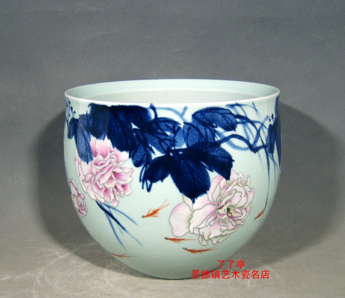 "芙蓉鱼乐".釉上彩.陈军(江西省高级工艺美术师)