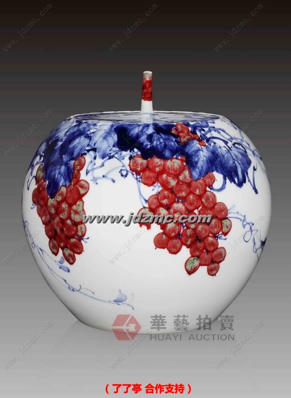 硕果累累•青花釉里红瓷瓶  龚建勇