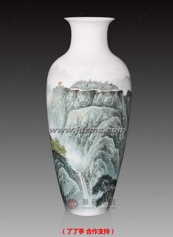 井冈山黄洋界•釉上彩瓷瓶 万慧芬