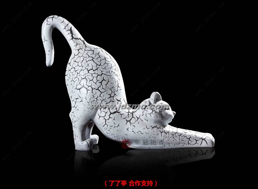 伸懒腰的猫咪•瓷雕 周芳