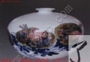 喻木华 青花釉里红 石榴 价格：1.8万到2.5万 2005.11.19